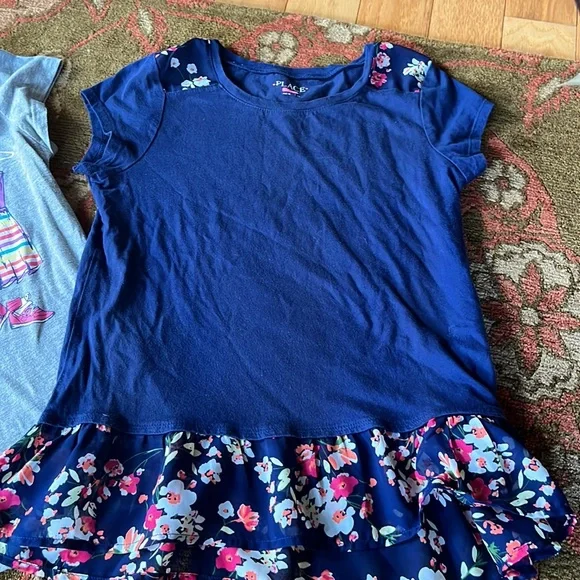 Girls L set of two t shirts - Picture 4 of 5